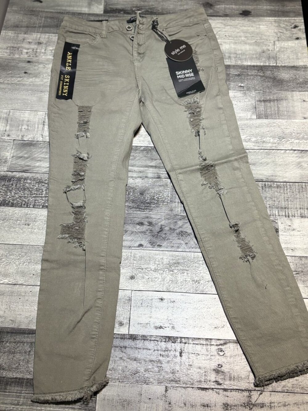 Distressed Skinny Pant